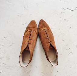 Victoria MIDI cuero