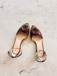 Sandrine Camelia Marrón